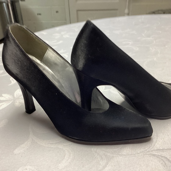 Charles JOURDON SATIN HEELS SIZE4/1/2. Amazing see description BLACK 🖤 - Picture 1 of 10